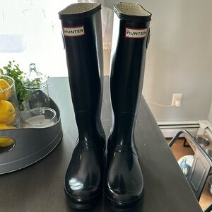 Hunter tall gloss boots